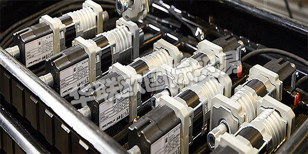 ELERO位于德國斯圖加特附近的Schlierbach，是卷簾門，防曬系統(tǒng)和卷簾門驅動和控制的領先制造商之一。