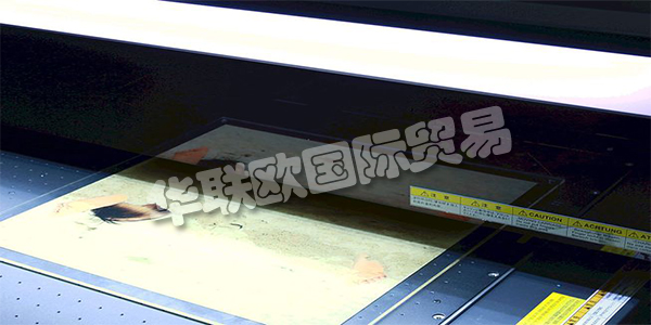 德國PLANISTAR主要產品:PLANISTAR燈具、熒光燈等。PLANISTAR自1983年以來,他們的團隊一直致力于照明技術和照明產品。他們制造了帶鹵素燈的平面背光。他們已經掌握了這項光技術的知識和專利,甚至在邊緣照明進入許多顯示器和背光之前。